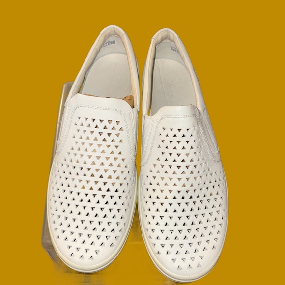 Ecco Women's White Slip-On Shoes - Picture 2 of 4
